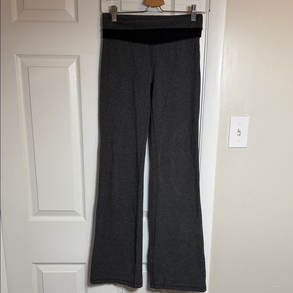 GAP Body Flared Yoga Pants